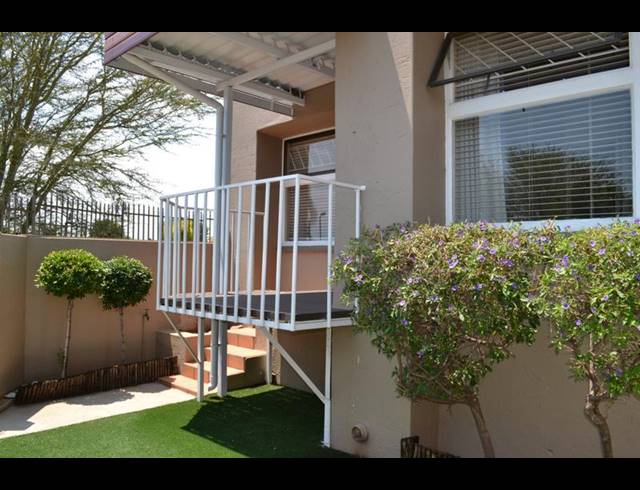 2 BEDROOM TOWNHOUSE FOR SALE IN RANGEVIEW